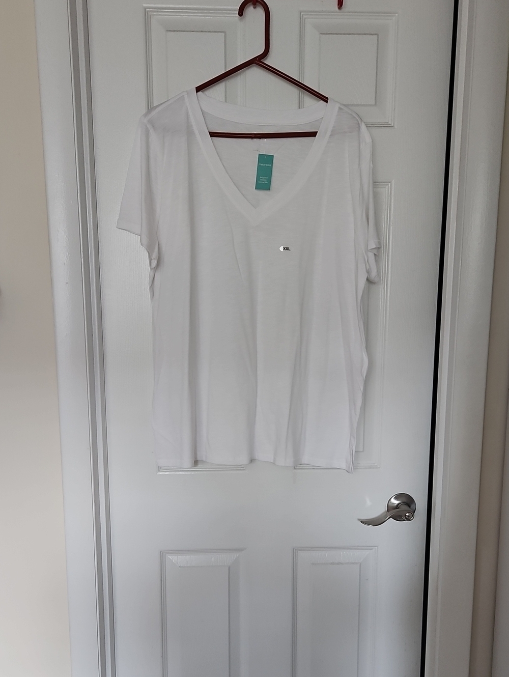 Classic White V-Neck Short Sleeve Tee